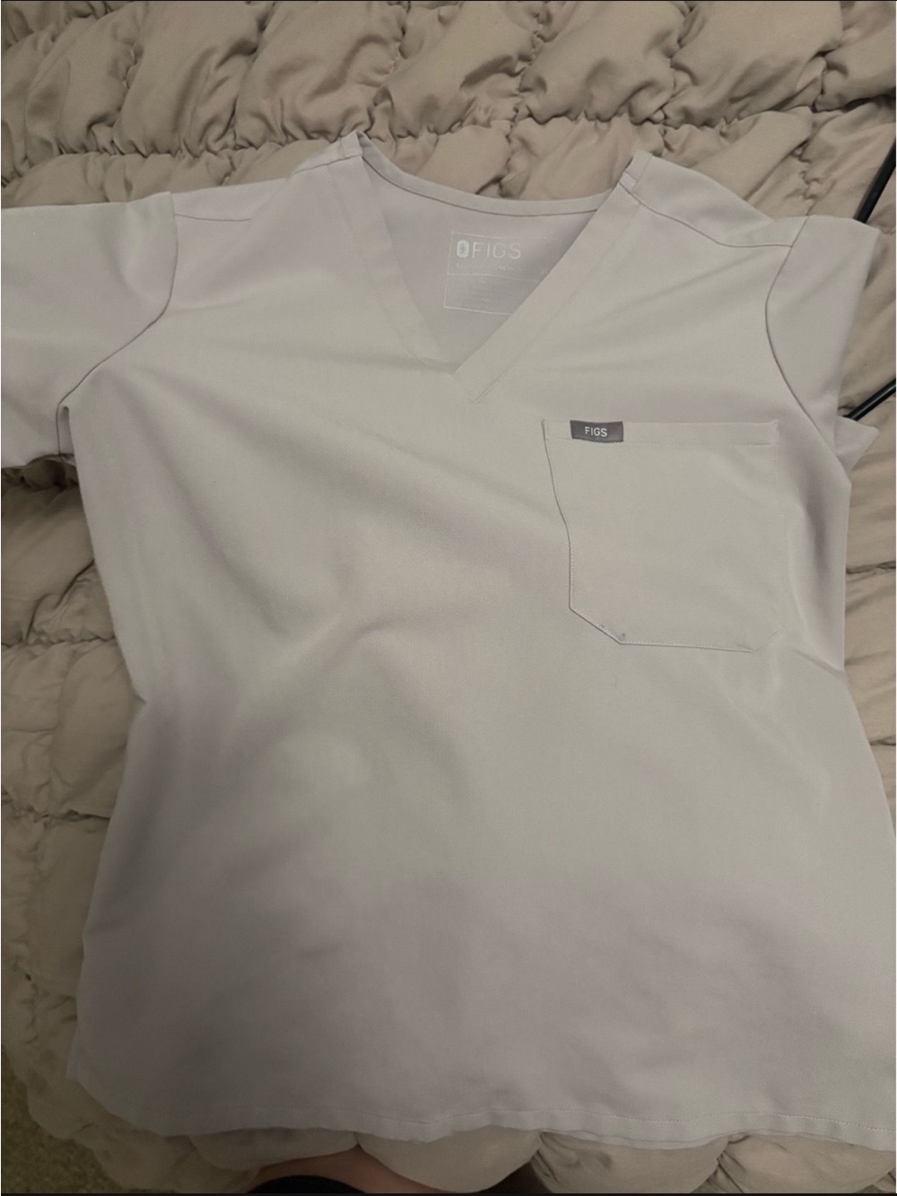 Figs Women’s V-Neck Short Sleeve Top - Light Gray